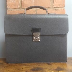 2003 Louis Vuitton Taiga Robusto Briefcase In Black Leather
